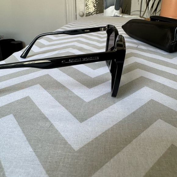 Gentle Monster Black Square Sunglasses - Picture 6 of 7